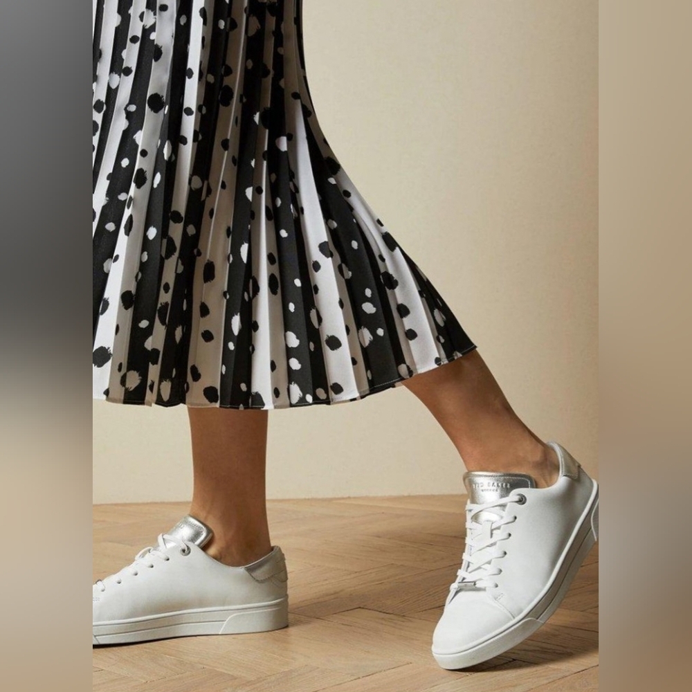 Ted Baker Zenis Sneakers. Size 8 - Picture 11 of 11